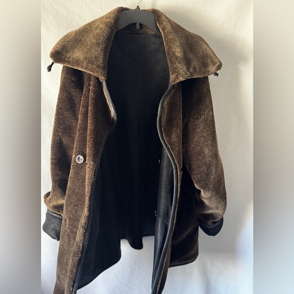 Charles Klein Size Medium Black Suede Brown Faux Fur Reversible Buttoned Jacket - Picture 4 of 16